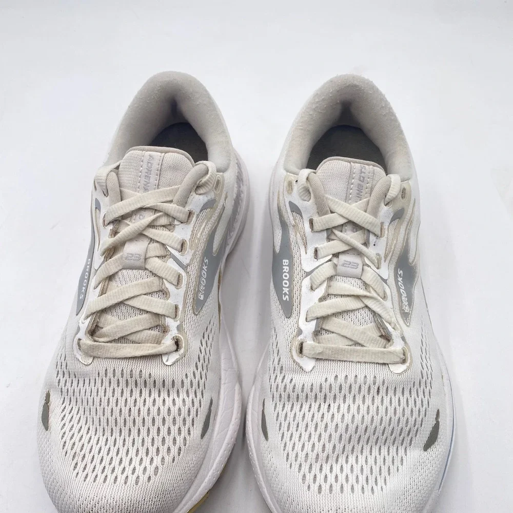 Brooks Adrenaline GTS 23 Running Shoes Womens 8 Wide White Silver Stability Mesh